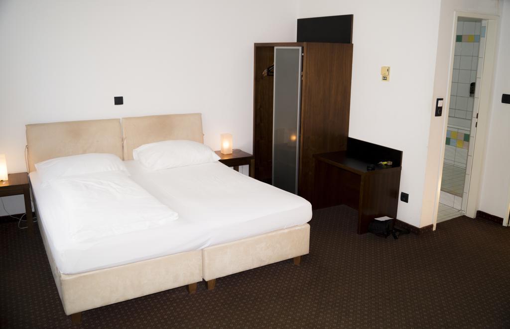 Hillinger Hotel 3*